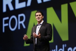 קארל אשנבך, נשיא ומנהל תפעול ראשי בחברת VMware 
