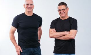 תמונה: מימין עופר בנגל ומשמאל יפתח שולמן קרדיט צילום : אמיר יעקובי