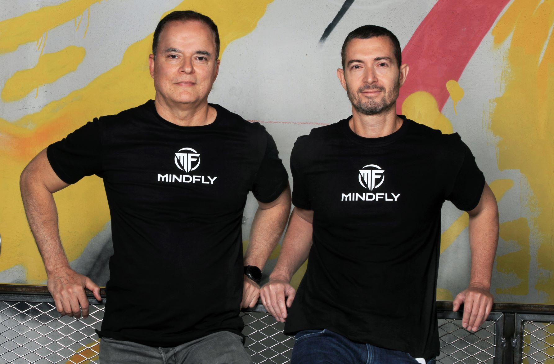 • תמונה- מייסדי MindFly (מימין לשמאל)- ערן טל (מנכ"ל) ויהודה אלמליח (CTO)- קרדיט צלמת- אסנת קרסננסקי.